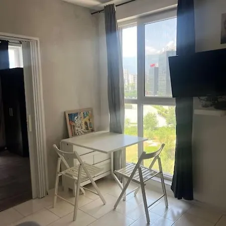 Cosy Next To The Mall Apartment *